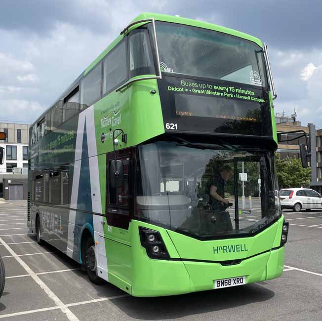 Thames Travel Harwell Connector Volvo B5TL Wright Streetdeck 621